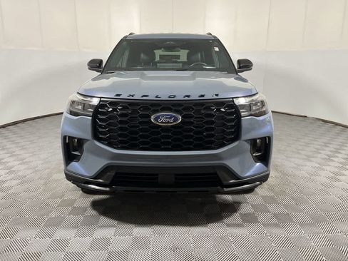 Used 2025 Ford Explorer ST-Line AWD/4WD image 3