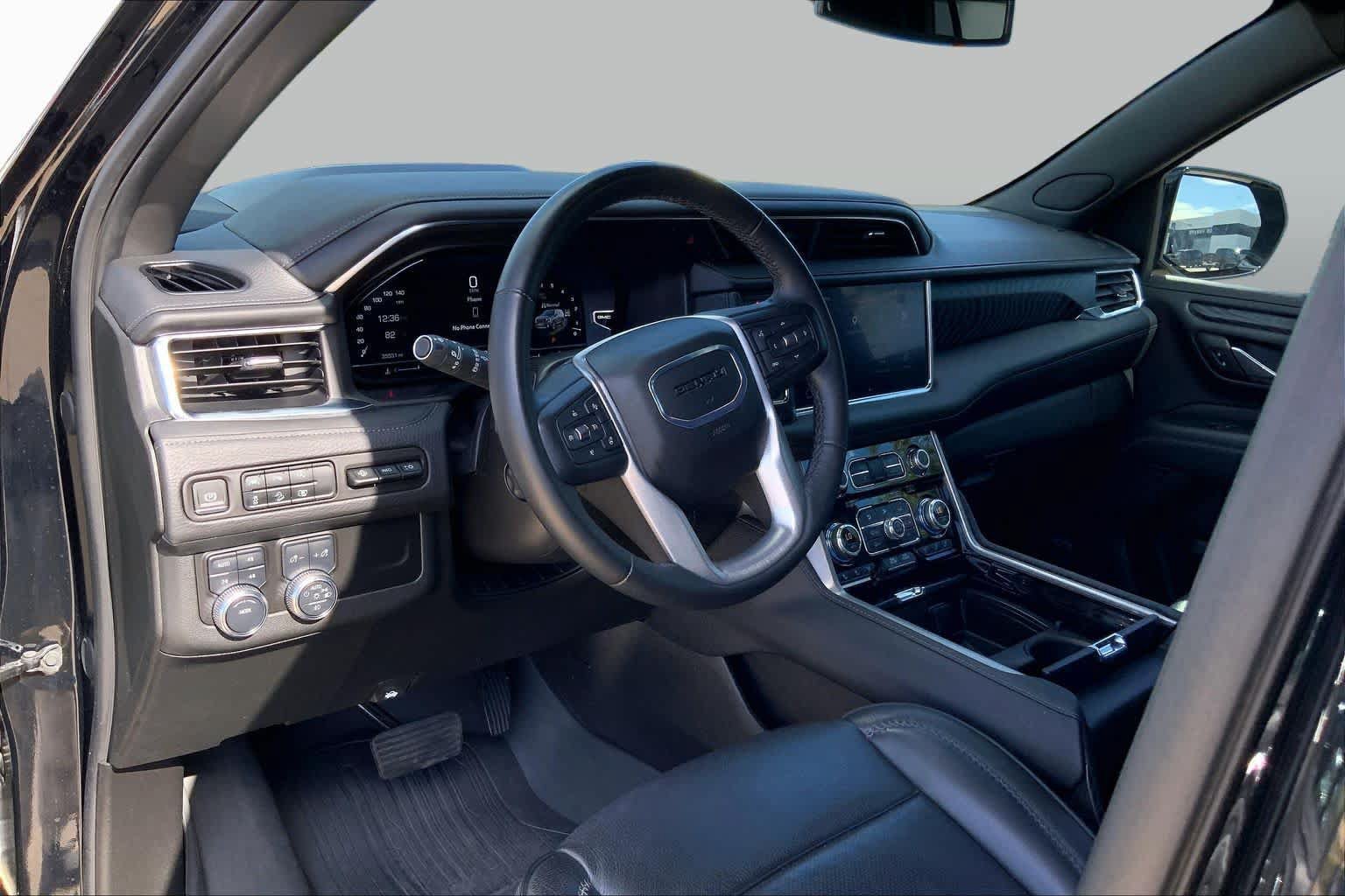 Used 2024 GMC Yukon Denali AWD/4WD image 16