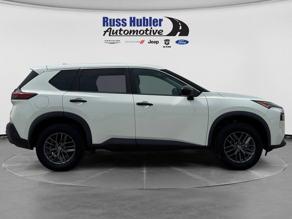 Used 2021 Nissan Rogue S FWD image 8