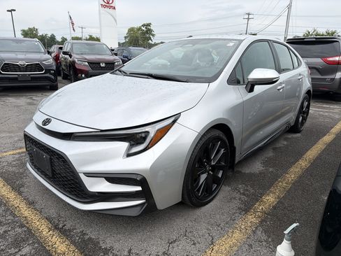 Used 2025 Toyota Corolla SE FWD image 4