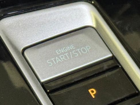 New 2026 Volkswagen Atlas Cross Sport SE image 13