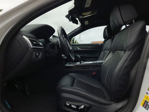 Used 2022 BMW 745e xDrive w/ M Sport Package image 8