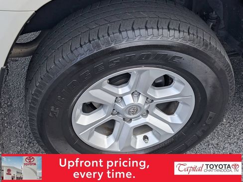 Used 2023 Toyota 4Runner SR5 Premium w/ Moonroof Package AWD/4WD image 9