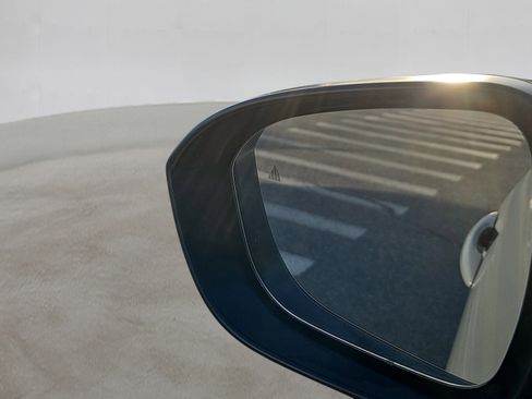 Used 2025 Nissan Rogue SV image 12