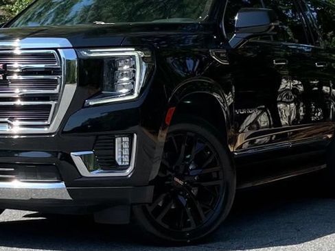 Used 2022 GMC Yukon XL SLT w/ SLT Premium Package AWD/4WD image 2