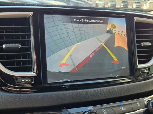 Used 2022 Chrysler Pacifica Touring-L FWD image 25