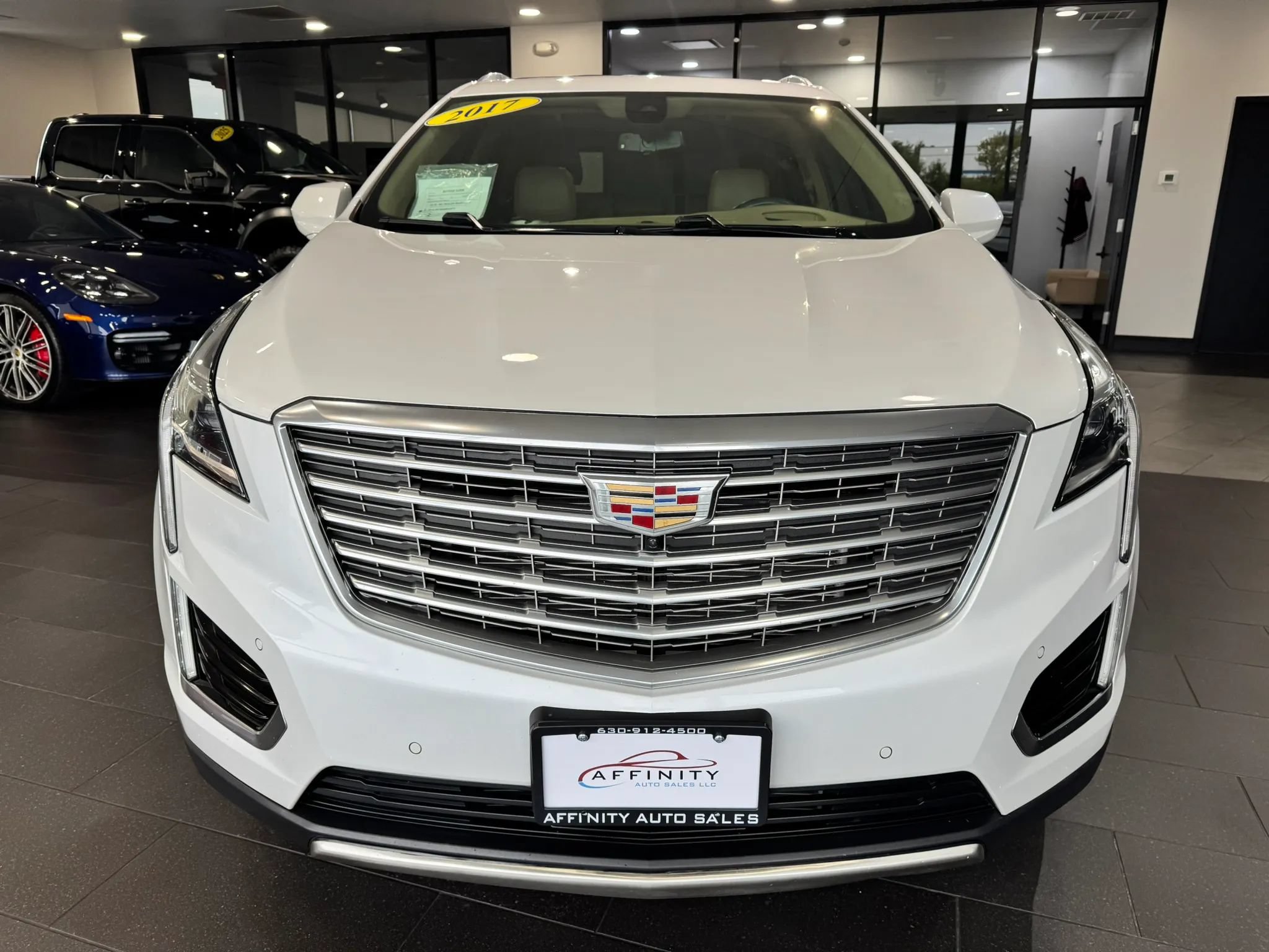 Used 2017 Cadillac XT5 Platinum AWD/4WD image 8