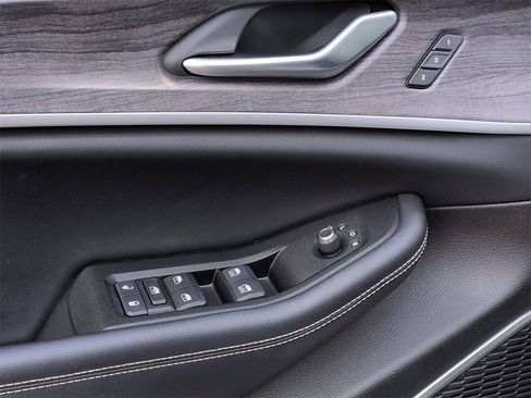 Used 2023 Jeep Grand Cherokee L Limited w/ Luxury Tech Group II image 9