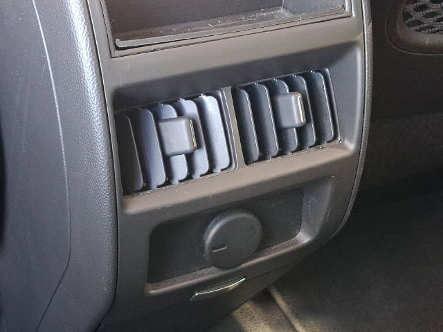 Used 2015 Cadillac SRX FWD image 17