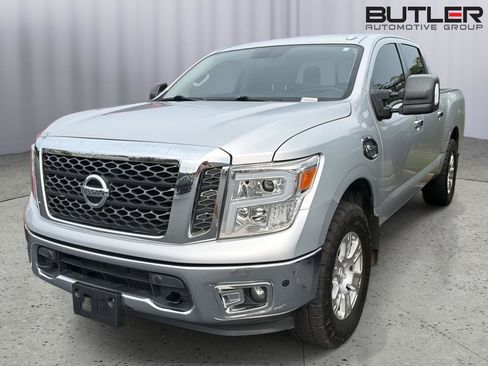 Used 2017 Nissan Titan SV RWD image 1