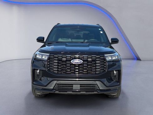 Used 2025 Ford Explorer ST-Line w/ ST-Line Street Pack AWD/4WD image 6