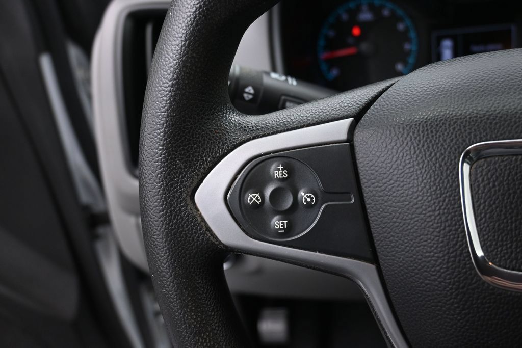 Used 2020 GMC Canyon 2WD Crew Cab w/ Convenience Package image 3