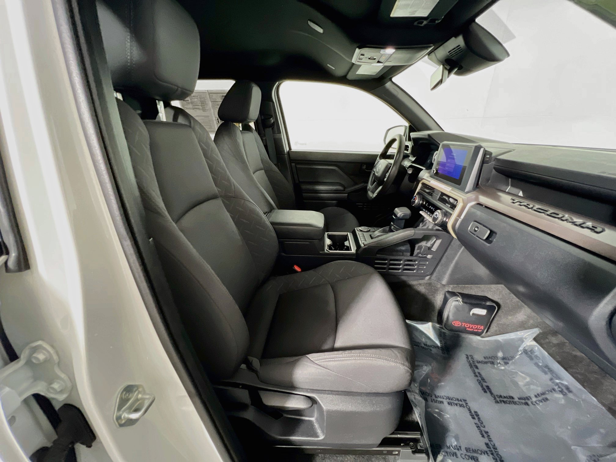 Used 2024 Toyota Tacoma SR5 RWD image 31