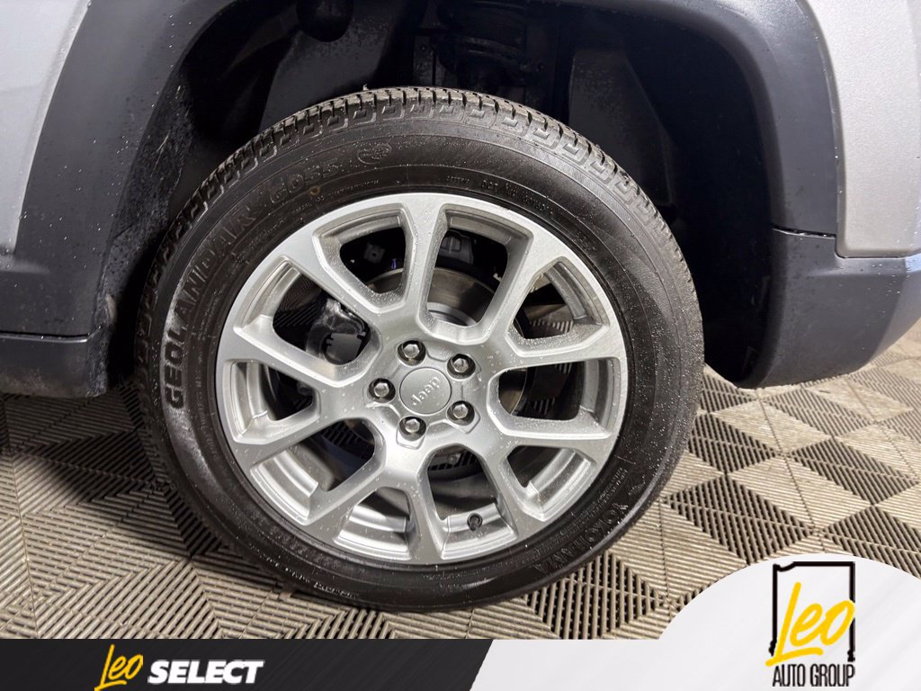 Used 2024 Jeep Compass Latitude AWD/4WD image 21