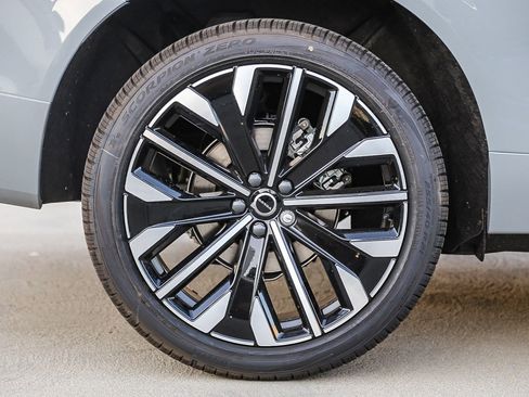 New 2026 Volvo XC60 B5 Ultra w/ Protection Package Premier AWD/4WD image 11