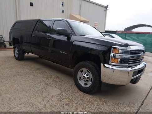 Used 2018 Chevrolet Silverado 2500 W/T AWD/4WD image 1