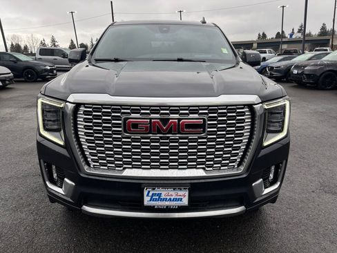 Used 2022 GMC Yukon XL Denali image 2