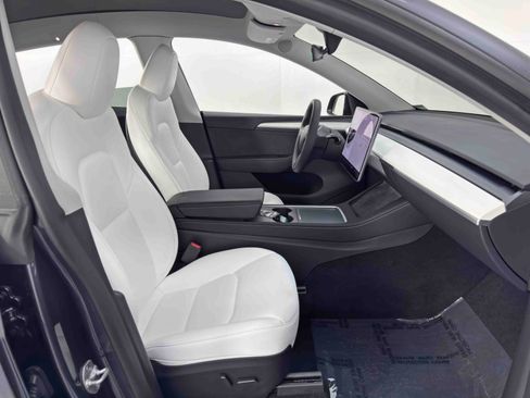 Used 2024 Tesla Model Y Long Range image 16