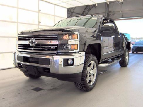 Used 2015 Chevrolet Silverado 2500 LTZ w/ LTZ Plus Package AWD/4WD image 3