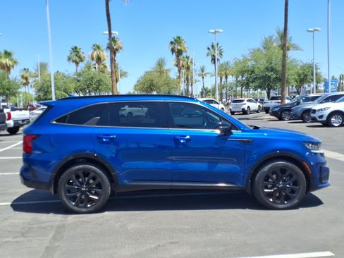 Used 2021 Kia Sorento SX FWD image 3