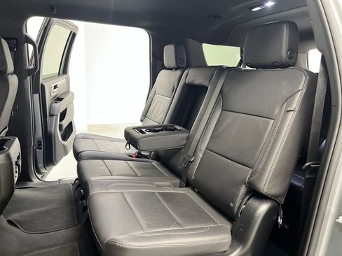 Used 2025 Chevrolet Suburban Z71 AWD/4WD image 13