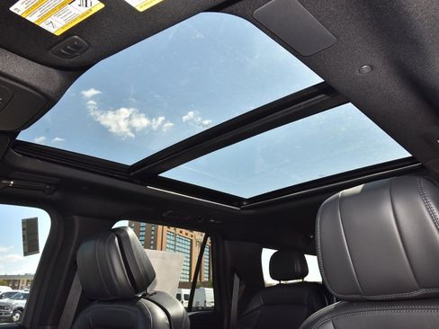 New 2025 Lincoln Navigator L Reserve w/ Jet Appearance Package image 35