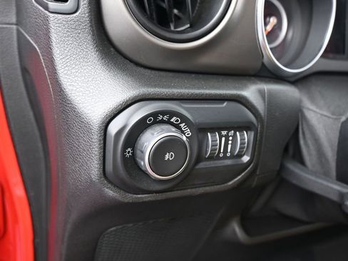 Used 2019 Jeep Wrangler Sport AWD/4WD image 15