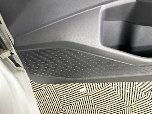 Used 2024 Volkswagen Jetta SEL image 29