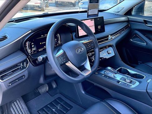 Certified 2025 INFINITI QX60 Luxe w/ Vision Package image 18