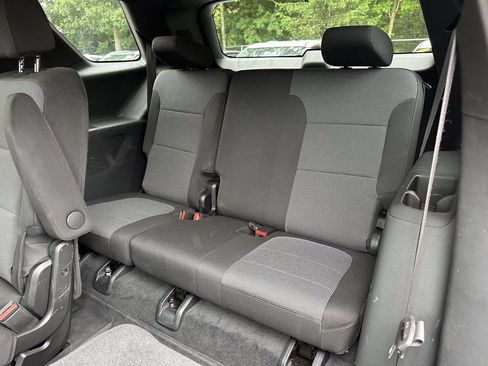 Used 2023 Chevrolet Traverse LT w/ LPO, Floor Liner Package AWD/4WD image 23