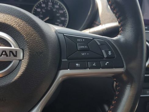 Used 2023 Nissan Sentra SR w/ SR Premium Package FWD image 24