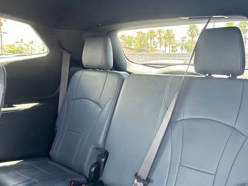 Used 2023 Buick Enclave Essence FWD image 9