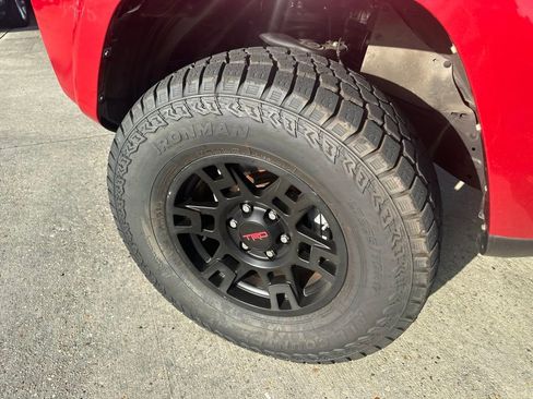 Used 2019 Toyota 4Runner TRD Off-Road Premium AWD/4WD image 42