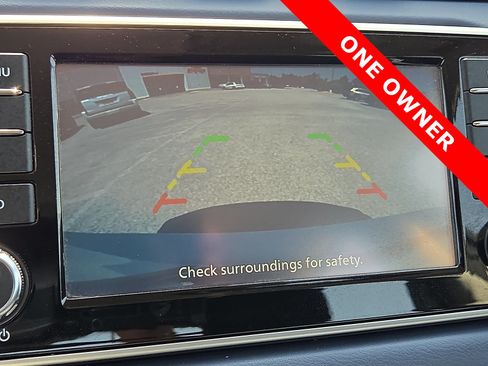 Used 2024 Nissan Versa SV FWD image 17
