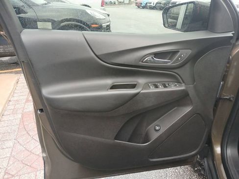 Used 2024 Chevrolet Equinox LT image 11