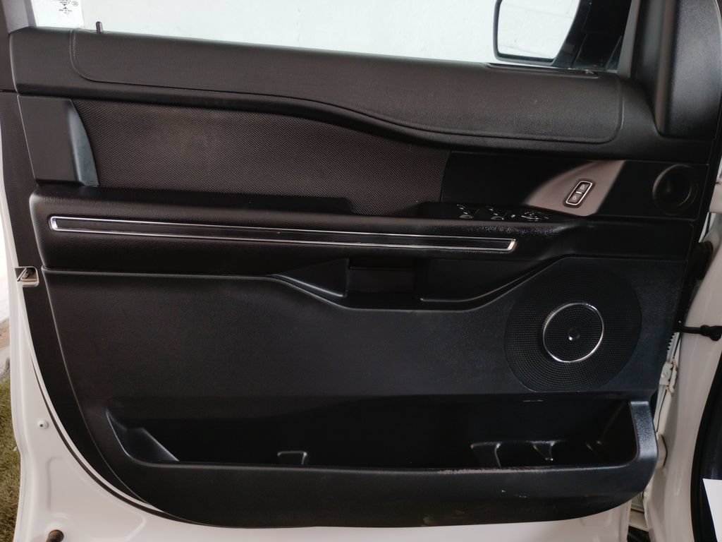 Used 2020 Ford Expedition Max XL AWD/4WD image 18