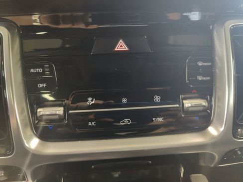 Used 2022 Kia Sorento SX image 26