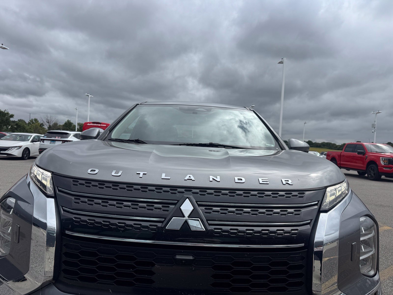 Used 2022 Mitsubishi Outlander SE AWD/4WD image 2