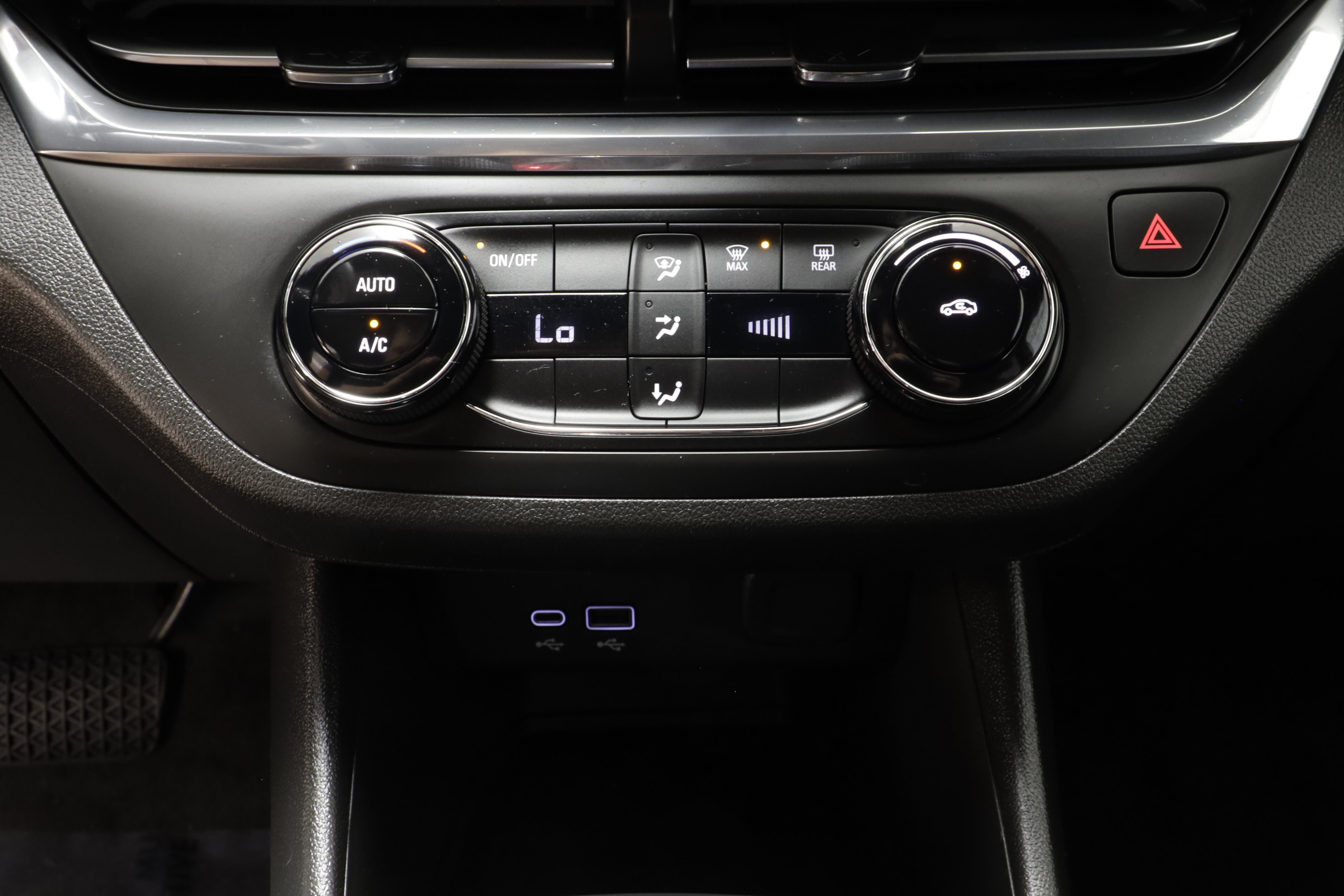 Used 2025 Buick Envista Preferred FWD image 11