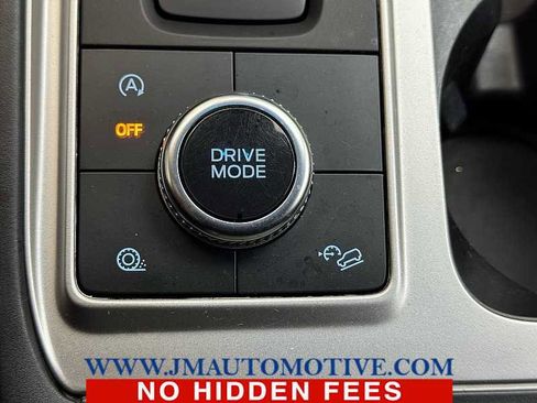 Used 2020 Ford Explorer XLT w/ Comfort Package image 33