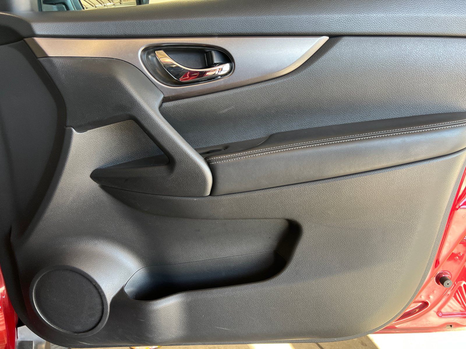 Used 2016 Nissan Rogue SV AWD/4WD image 31