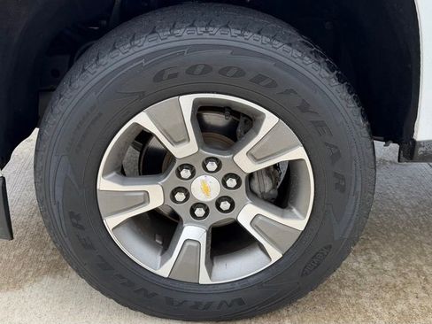 Used 2019 Chevrolet Colorado Z71 AWD/4WD image 10