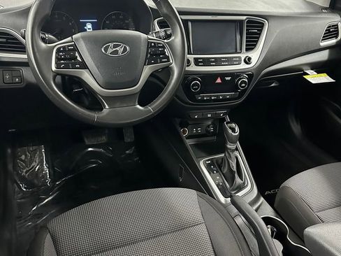 Used 2022 Hyundai Accent Limited image 22