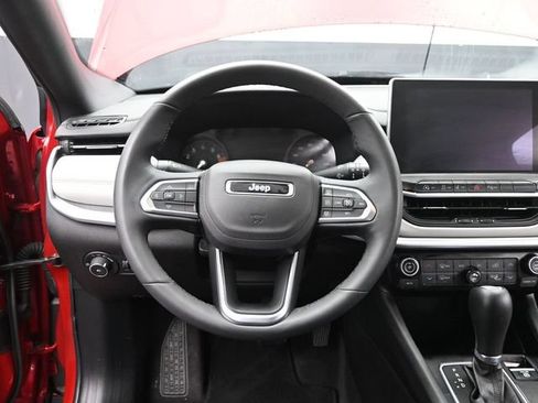 Used 2025 Jeep Compass Limited AWD/4WD image 27