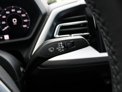 New 2025 Audi Q4 e-tron Premium Plus image 13