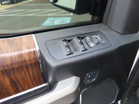 Used 2018 Ford F150 Lariat AWD/4WD image 15