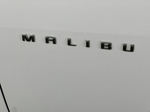 Used 2022 Chevrolet Malibu LT image 27