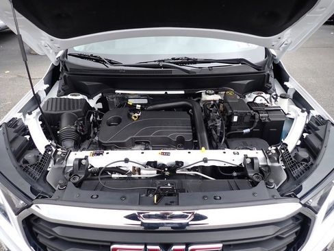 Used 2023 GMC Terrain SLE w/ Driver Convenience Package image 12