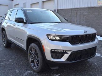 New 2025 Jeep Grand Cherokee Limited video 2