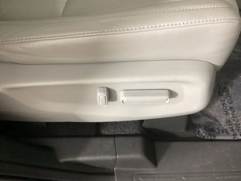 Used 2019 Honda Odyssey Elite image 9